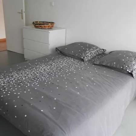 Daire Particulier Loue T3 En Rez De Jardin A 30 Metres De La Avec Un Double Box La Ciotat